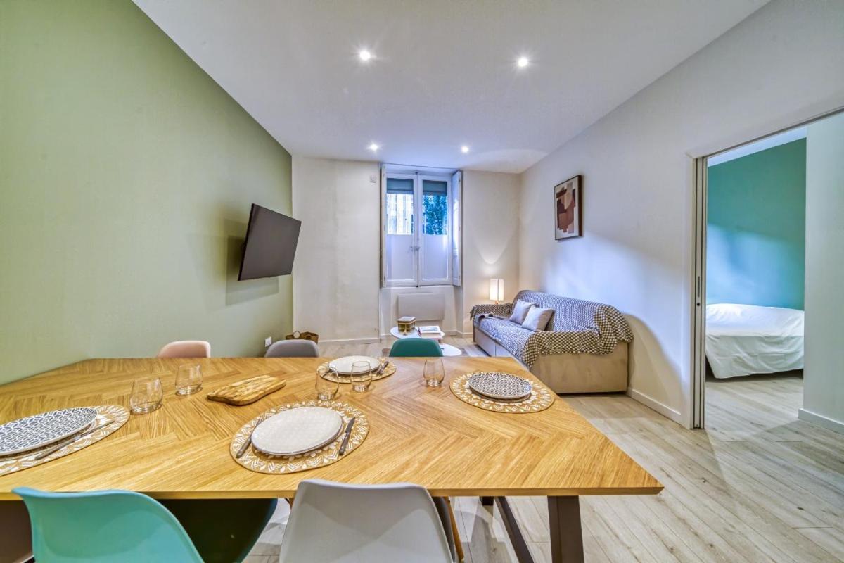 Le Centre 1, Logement Decore Avec Gout Et Moderne Dans L'hypercentre De Boulevard Agutte Sembat, Entierement Equipe Et Amenage Pour Accueillir Confortablement 4 Personnes Grenoble