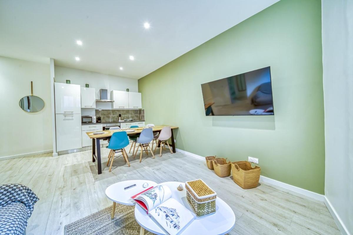 Le Centre 1, Logement Decore Avec Gout Et Moderne Dans L'hypercentre De Boulevard Agutte Sembat, Entierement Equipe Et Amenage Pour Accueillir Confortablement 4 Personnes Apartment