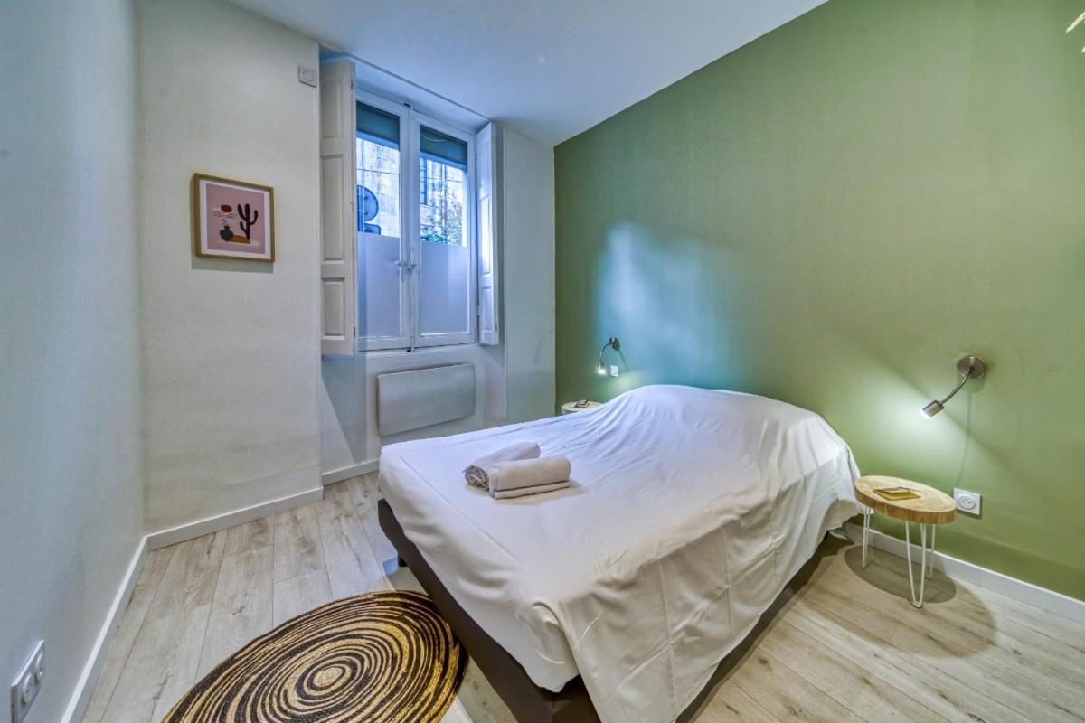 Le Centre 1, Logement Decore Avec Gout Et Moderne Dans L'hypercentre De Boulevard Agutte Sembat, Entierement Equipe Et Amenage Pour Accueillir Confortablement 4 Personnes Apartment Grenoble