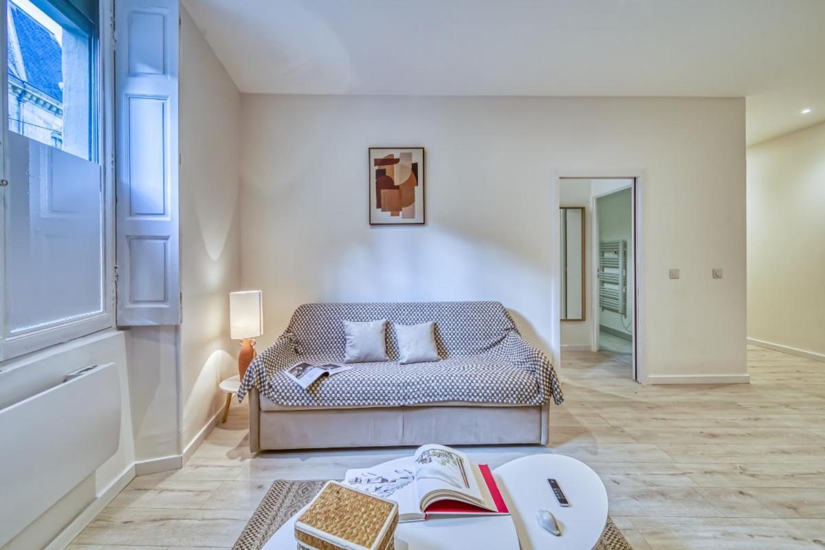 Apartment Le Centre 1, Logement Decore Avec Gout Et Moderne Dans L'hypercentre De Boulevard Agutte Sembat, Entierement Equipe Et Amenage Pour Accueillir Confortablement 4 Personnes