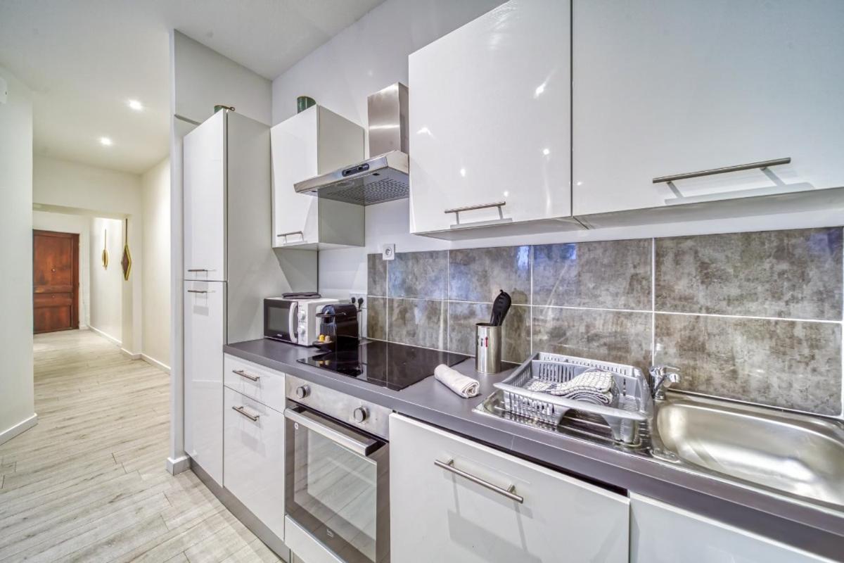 Le Centre 1, Logement Decore Avec Gout Et Moderne Dans L'hypercentre De Boulevard Agutte Sembat, Entierement Equipe Et Amenage Pour Accueillir Confortablement 4 Personnes Apartment